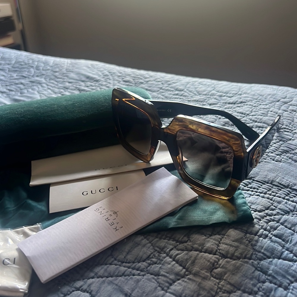 Authentic Gucci sunglasses - Picture 2 of 6